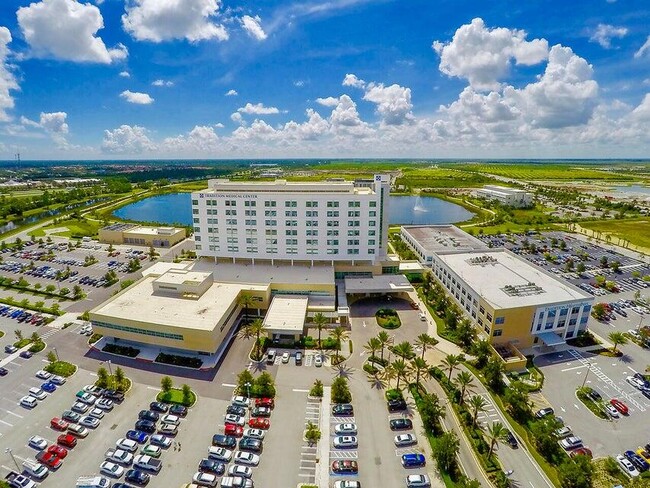 Building Photo - 10437 SW Captiva Dr