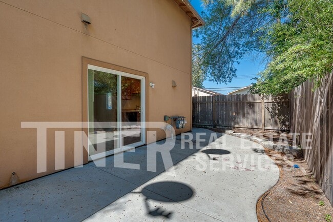 Building Photo - 5710 Cypress Ave