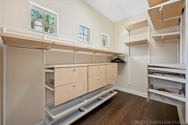 Building Photo - 513 Tomahawk Ct