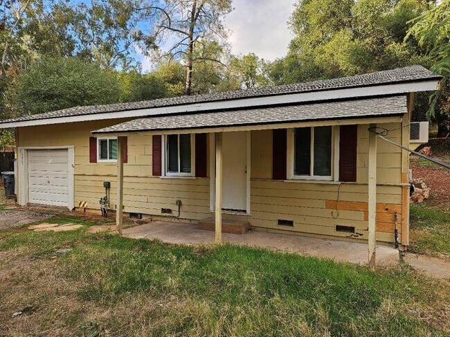 Primary Photo - 13825 Dry Creek Rd