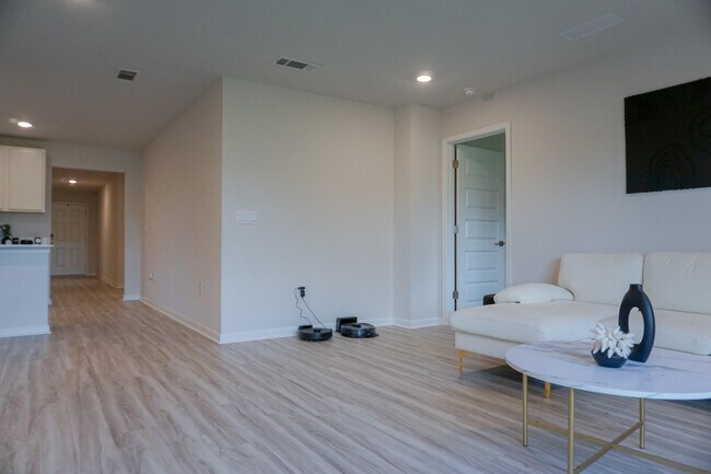 Building Photo - 4703 Airmen Dr