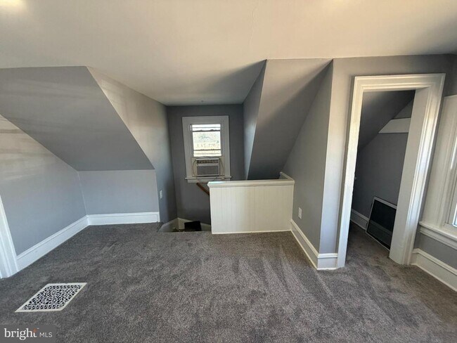 Building Photo - 124 W Butler Pike