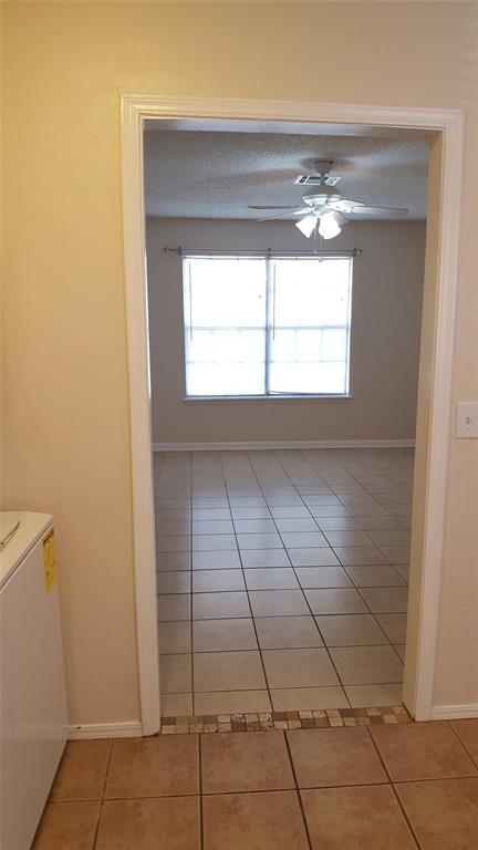 Building Photo - 831 Russell Cir