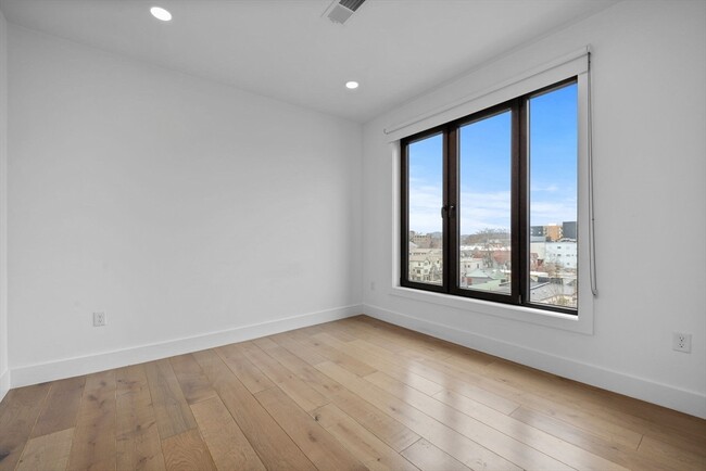 Building Photo - 30 Penniman Rd