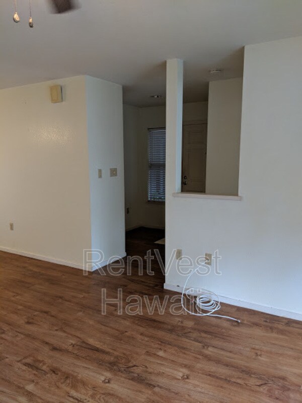Building Photo - 95-270 Waikalani Dr