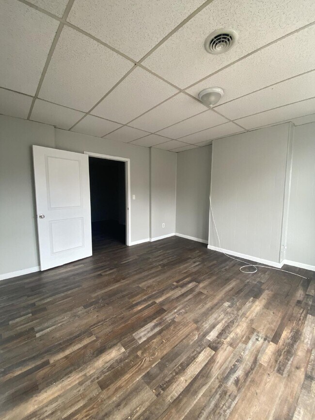 Primary Photo - 5 Hill St