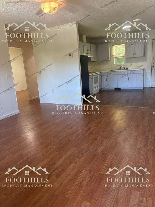 Building Photo - 202 Kennemore St