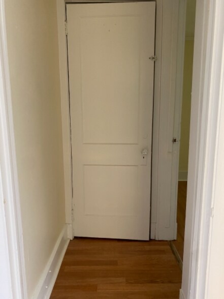 Building Photo - 134 School St