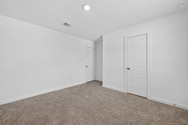 Building Photo - 8730 Shumard Oak Dr