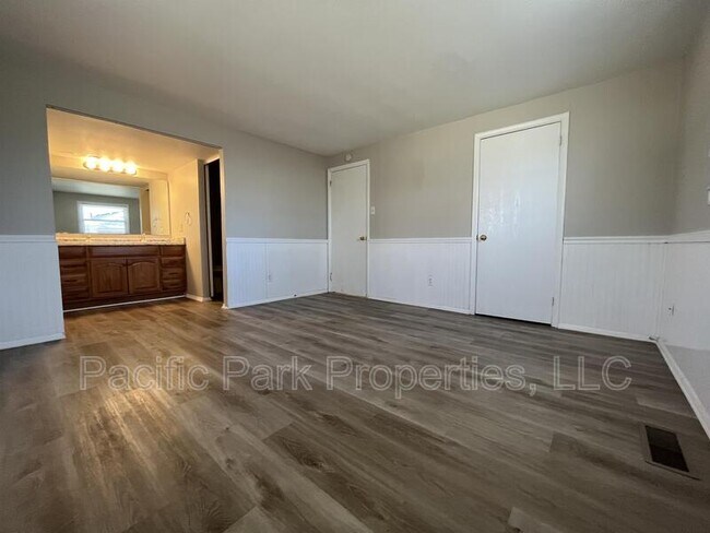 Building Photo - 11020 McDowell Dr
