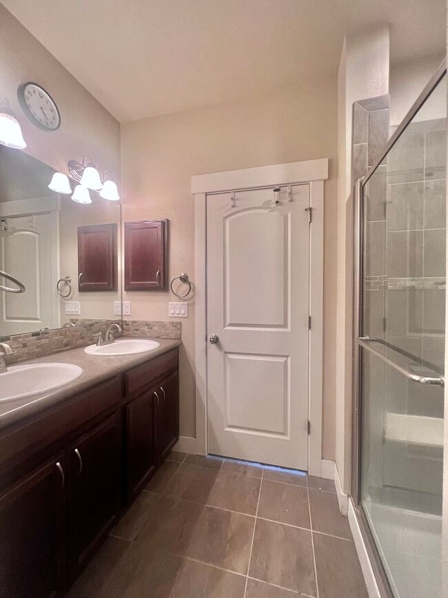 Building Photo - 3 bedroom/2.5 bath Condo with attached 2 car garage In Fossil Lake Subdivision in Fort Collins, CO