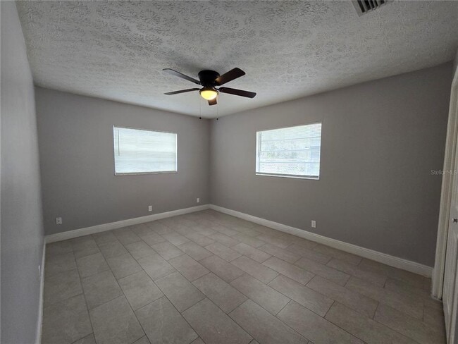 Building Photo - 2216 Tanglewood Way