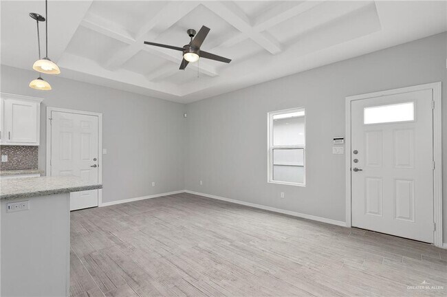 Building Photo - 14 Stauffers St