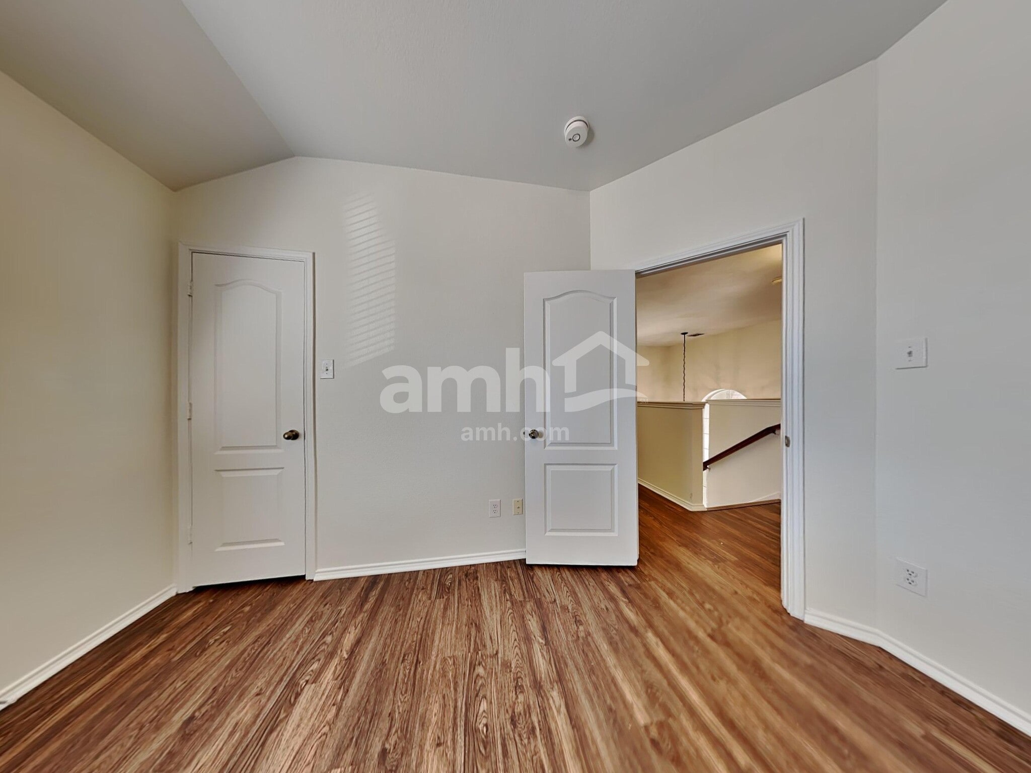 Building Photo - 2820 Hereford Rd