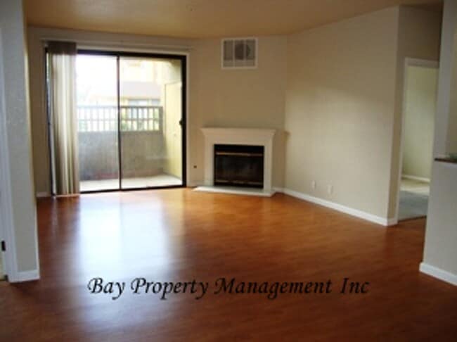 Building Photo - **Beautiful 2-Bedroom Condo in the gated L...
