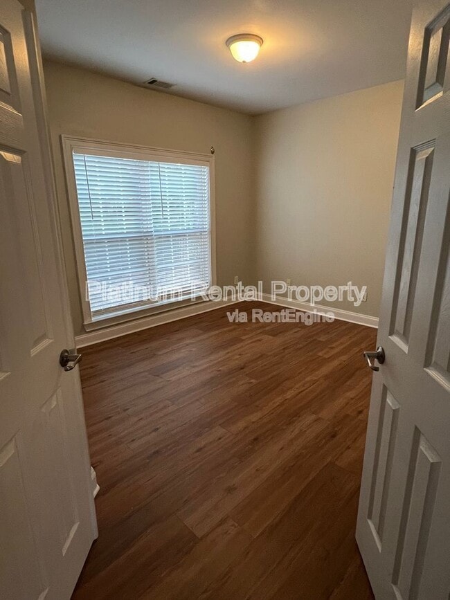 Building Photo - 7170 Belcrest Dr