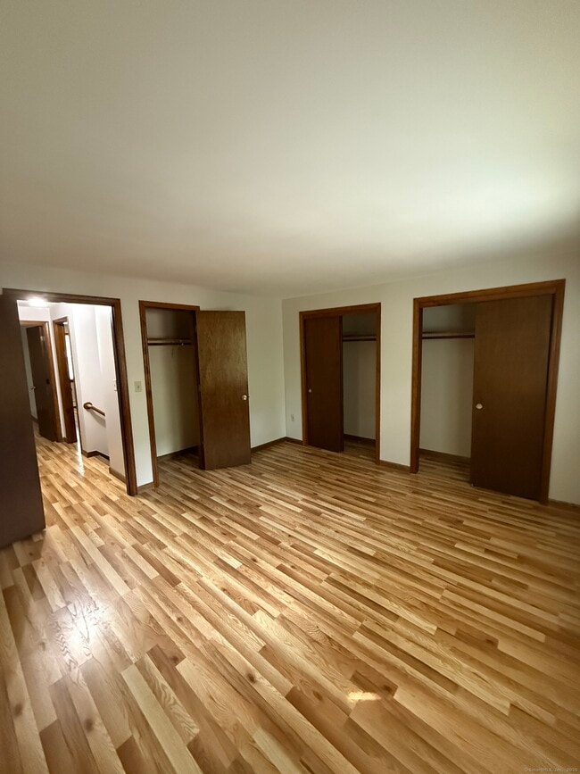 Building Photo - 276 Carriage Way