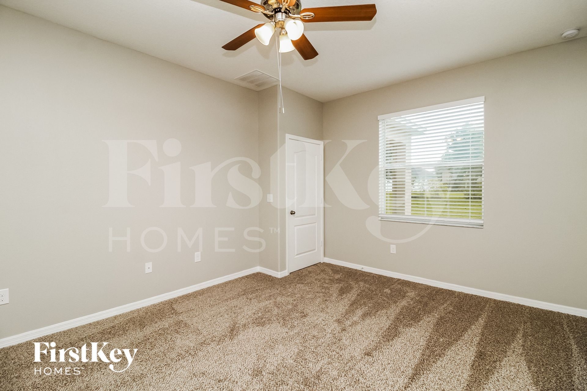 Building Photo - 5820 Coquyt Dr