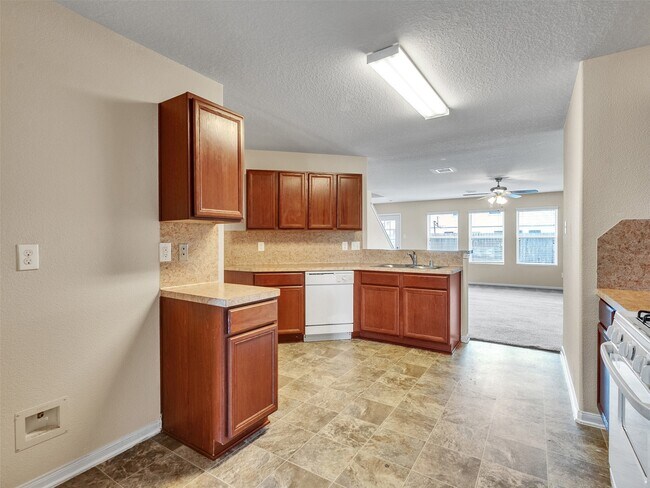 Building Photo - 5018 Blue Spruce Hill St