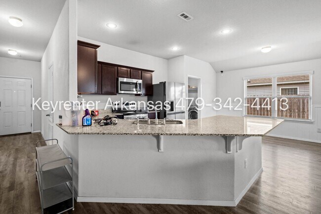Building Photo - 1600 Edinburgh Dr