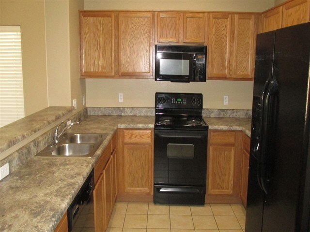 Building Photo - 2567 W Amber Sun Dr