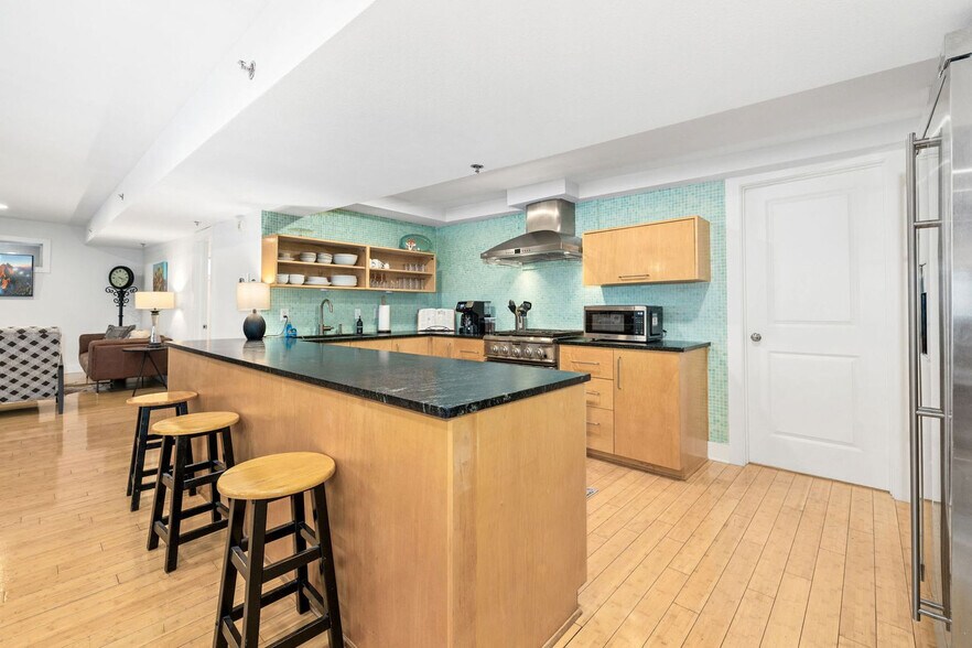 Building Photo - 339 N West Ave