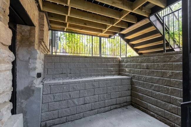 Building Photo - 2228 N Kedzie Blvd