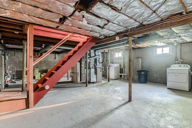 Building Photo - 25 Adams St
