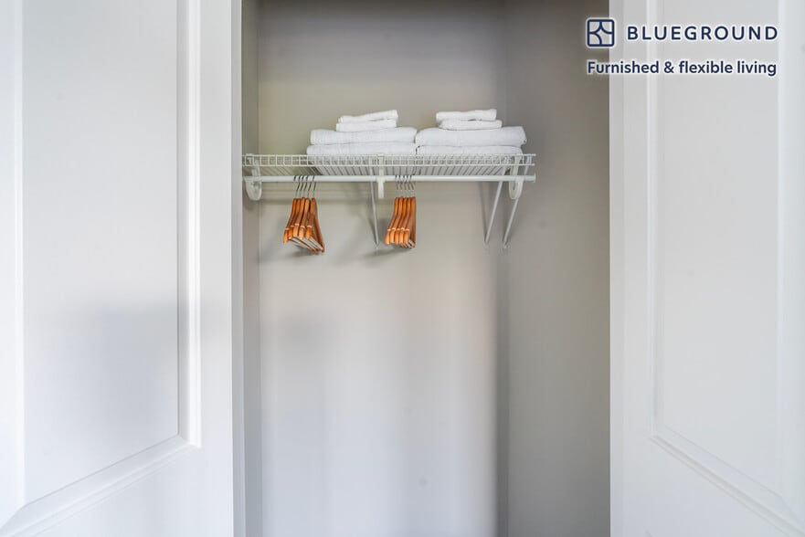 Building Photo - 7131 Arlington Rd