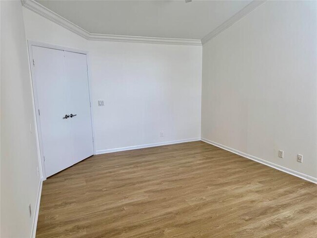Building Photo - 5361 Buckhead Cir