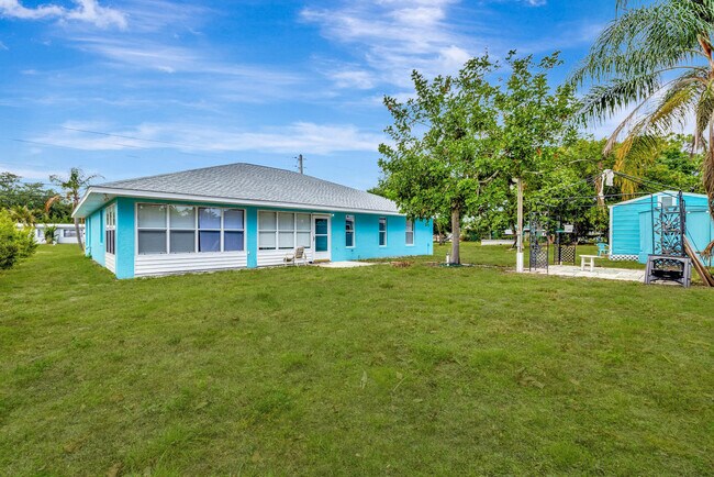 Building Photo - 189 SE Floresta Dr