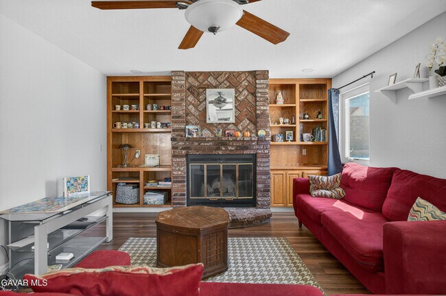 Building Photo - 41537 Poplar Cir