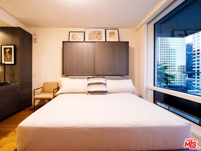 Building Photo - 877 Francisco St