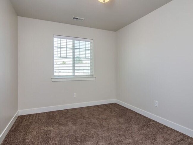 Building Photo - North Salt Lake 3 bed, 2.5 bath, Garage