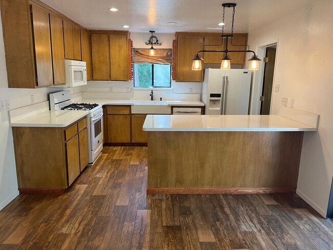 Building Photo - 13254 Wells Fargo Dr