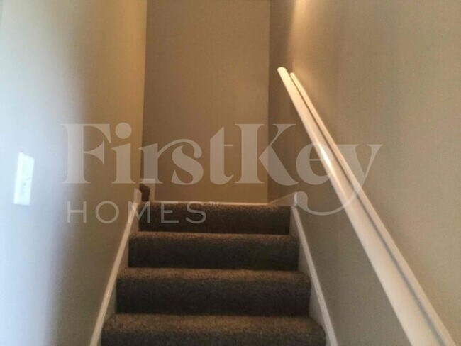 Building Photo - 4590 Tulip Creek Dr