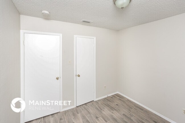 Building Photo - 4304 Saugus Dr