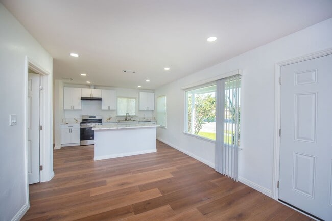 Building Photo - Remodeled Home