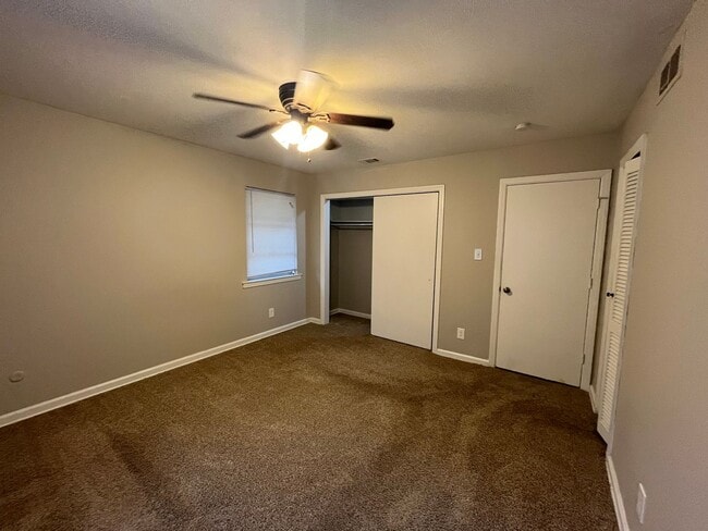 Building Photo - 10032 Ferguson Ave