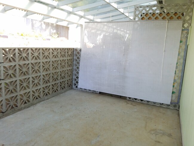 Patio - 110 N Dean St