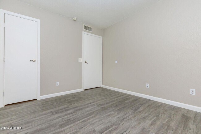 Building Photo - 1920 E Hayden Ln