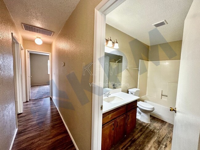 Building Photo - 7203 Kelley Dr