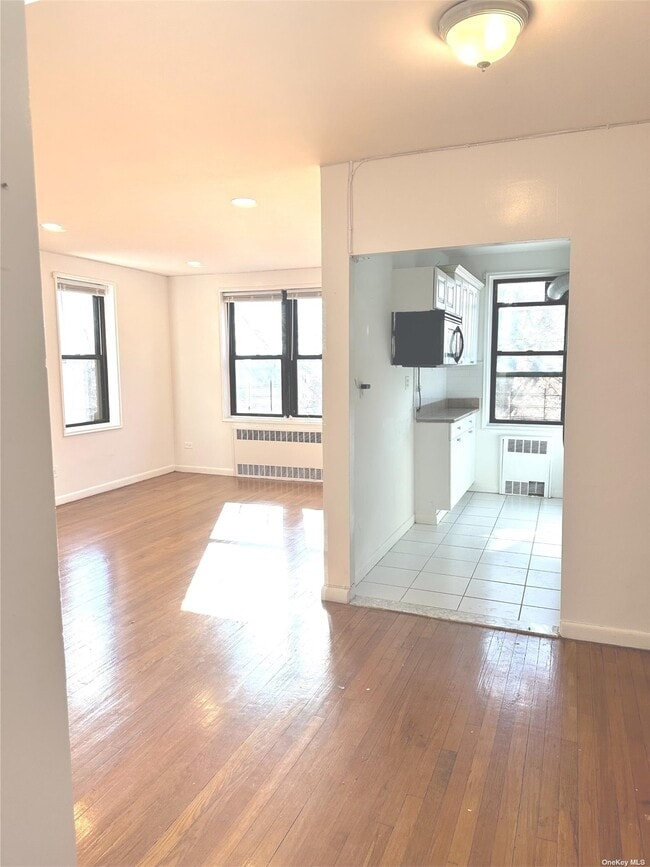 Building Photo - 150-11-150-72 72nd Rd