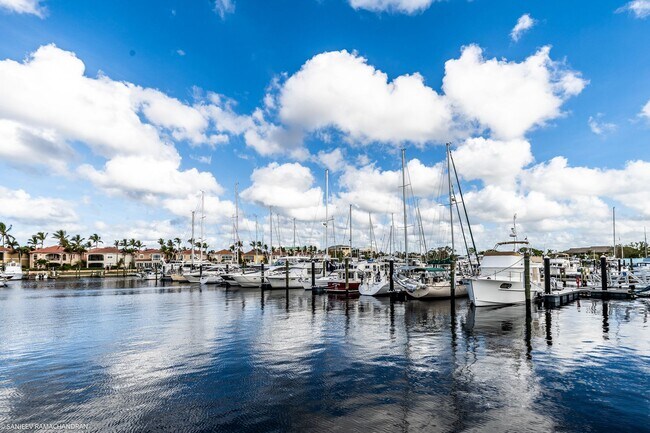 Building Photo - Turnkey Furnished Seasonal Rental – 2 Bedroom, 2 Bath in Burnt Store Marina
