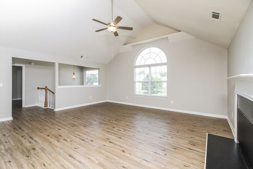 Building Photo - 465 Marriott Dr