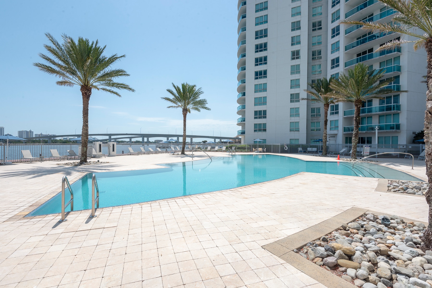 Building Photo - 231 Riverside Dr