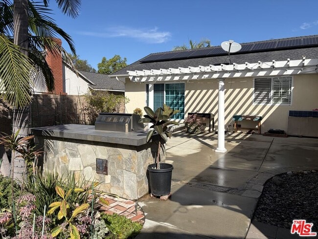 Building Photo - 9556 Lambert Cir