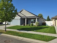 Building Photo - Immaculate Custom 3 bdrm Home for rent in the Montrose developement!