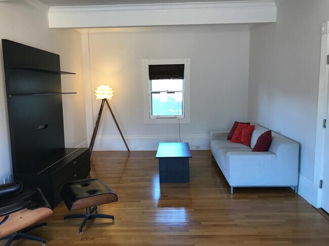 Building Photo - 380 S Upper St