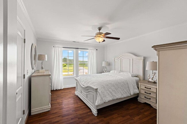 Building Photo - 112 Cherry Grove Dr